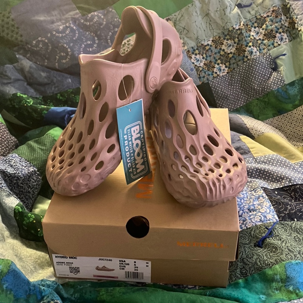 NWT Merrell Hydro Moc Slip-On Shoes in Pink